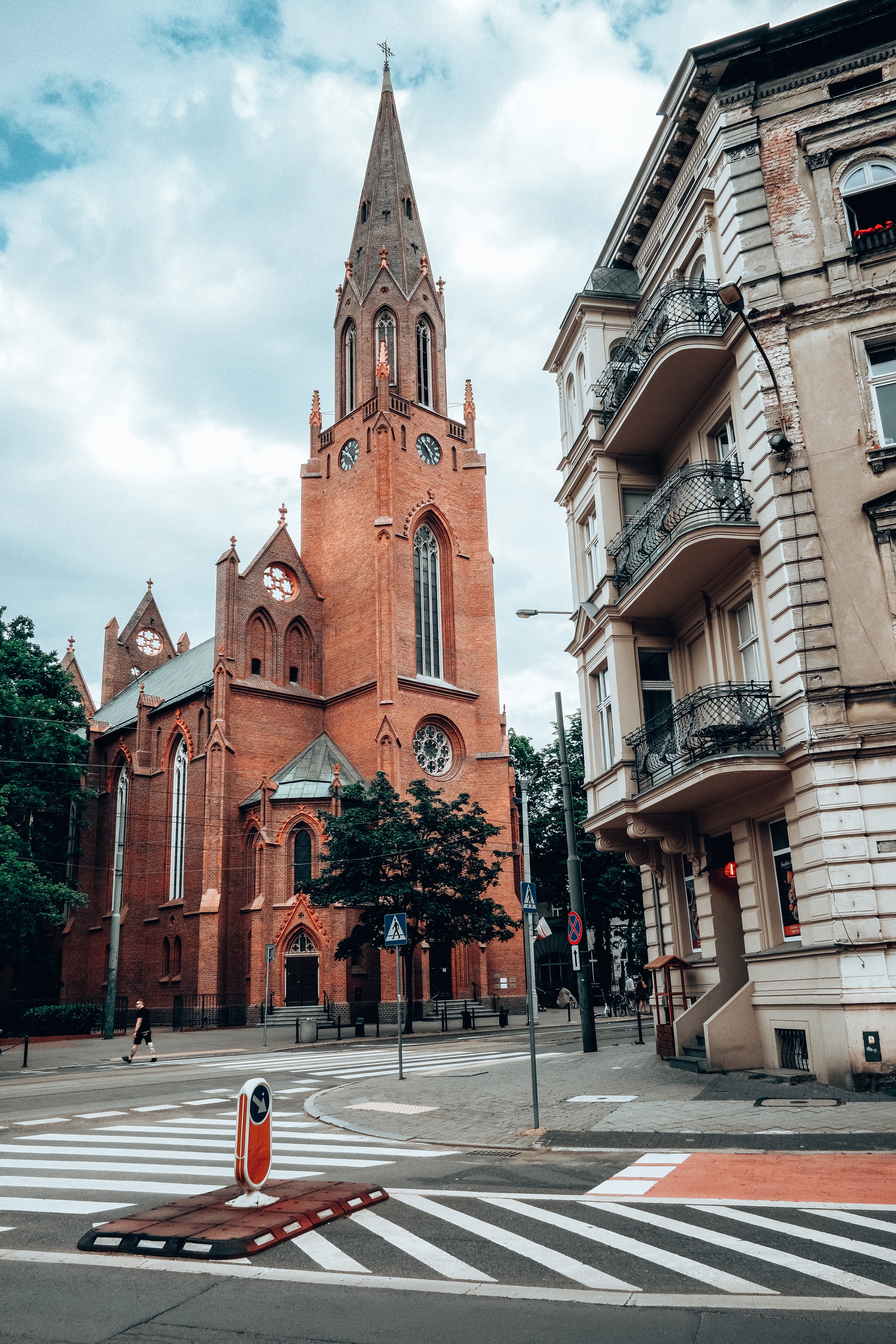 波蘭的教堂。（Photo by Komarov Egor on Unsplash